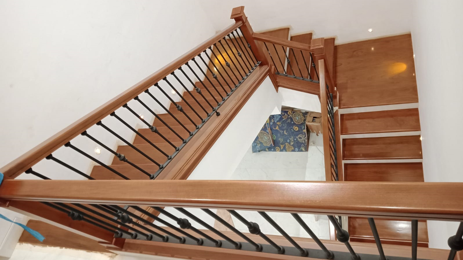 Furniture Interior - Railing Tangga Kayu
